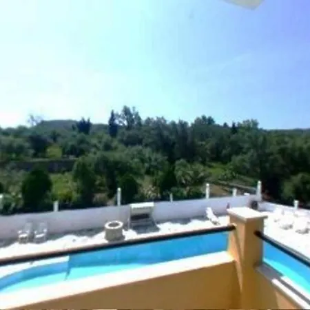 Jovana Hotel 2*